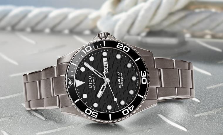 美度的钛海洋之星是低调而奢华的瑞士潜水手表（图3）