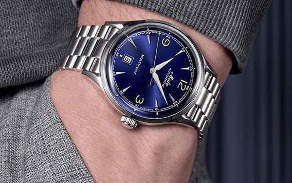 美度手表表壳有划痕处理方法(图) 美度手表表壳有划痕处理方法(图)